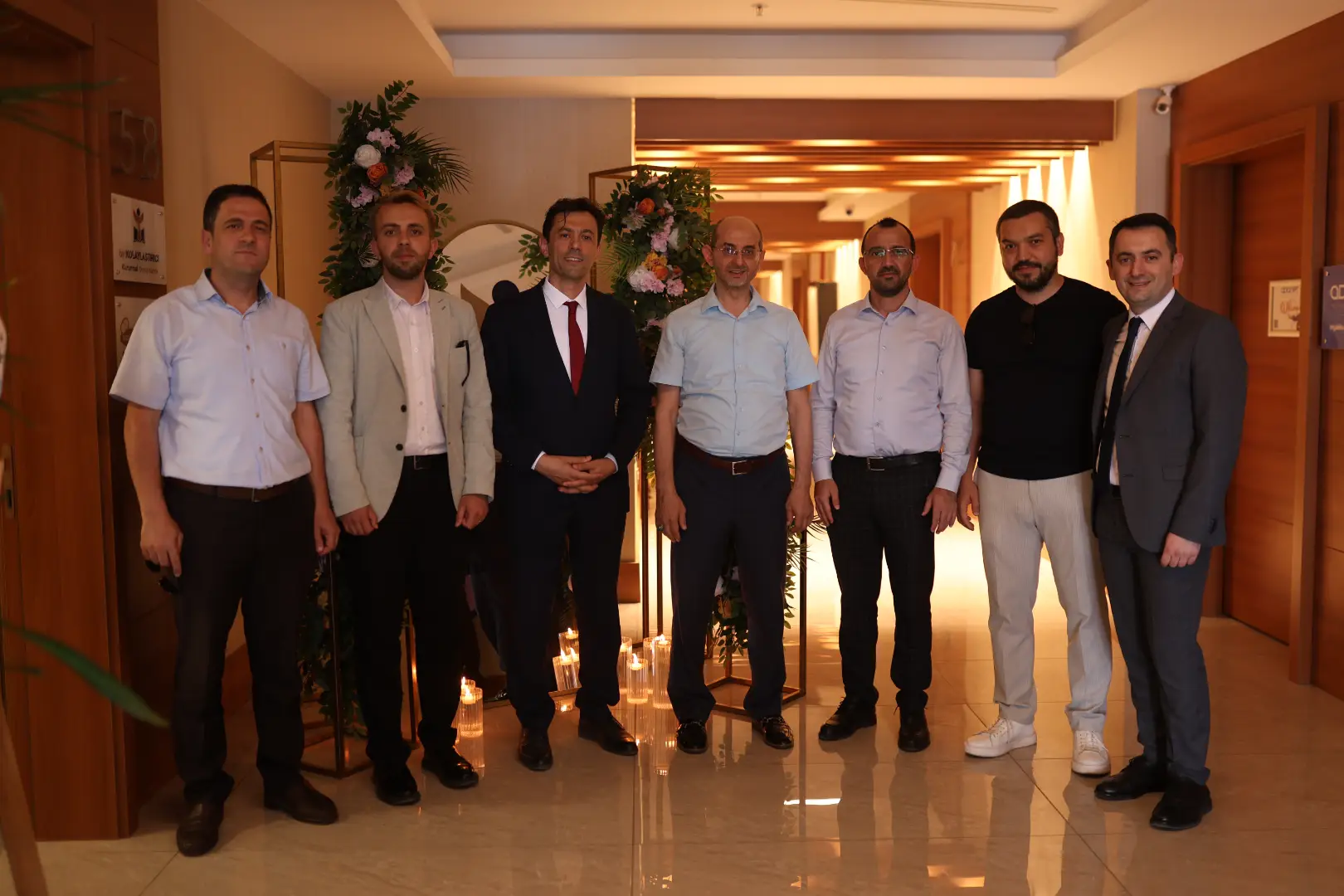By Kolaylaştırıcı açılış töreni grup fotoğrafı - iş hukuku, SGK mevzuatı, insan kaynakları ve işveren danışmanlığı